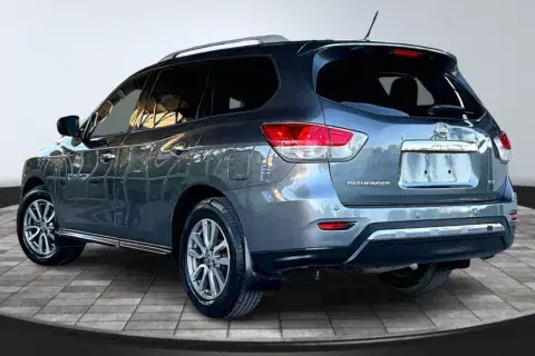 Nissan Pathfinder S V6 - Thumbnail 5