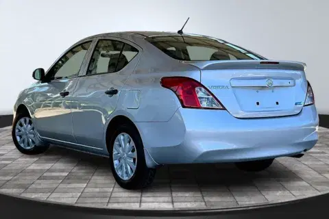 Nissan Versa - Thumbnail 5