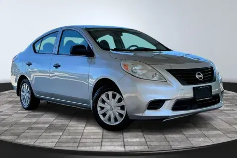 Nissan Versa - Thumbnail 4