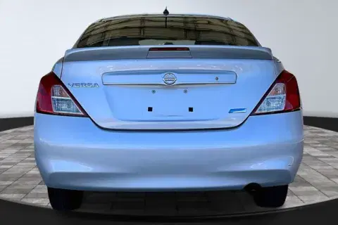 Nissan Versa - Thumbnail 6