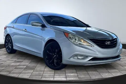 Hyundai Sonata - Thumbnail 4