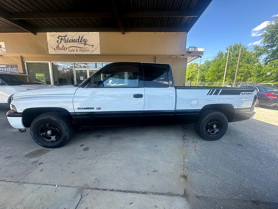 Dodge Ram 1500 - Thumbnail 4