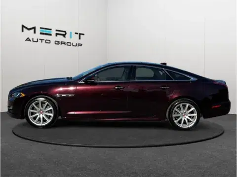 Jaguar Xj R-Sport Sedan 4D - Thumbnail 6