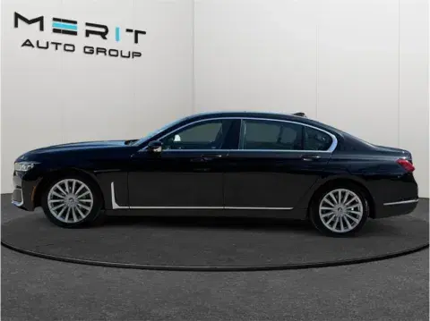 BMW 7 Series 740I Sedan 4D - Thumbnail 6
