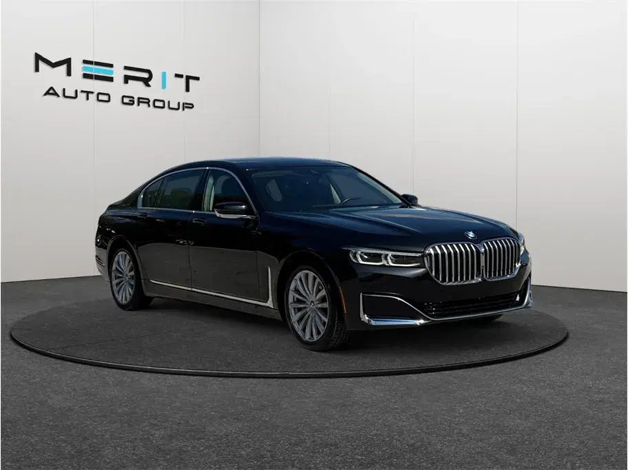 BMW 7 Series 740I Sedan 4D - Thumbnail 2