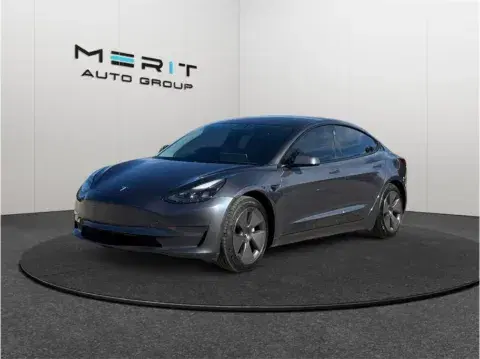 Tesla Model 3 Standard Range Plus Sedan 4D - Thumbnail 5