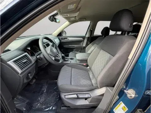 Volkswagen Atlas S Sport Utility 4D - Thumbnail 3