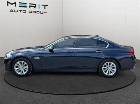 BMW 5 Series 528I Sedan 4D - Thumbnail 6