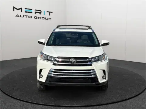 Toyota Highlander Limited Platinum Sport Utility 4D - Thumbnail 4