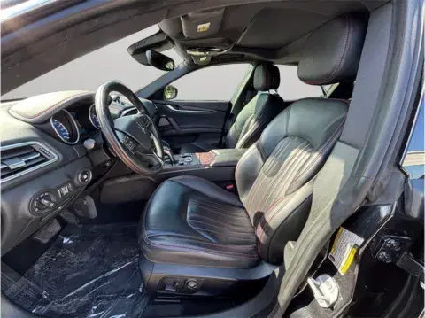 Maserati Ghibli S Q4 Granlusso Sedan 4D - Thumbnail 3