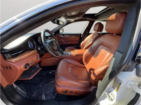 Maserati Quattroporte S Sedan 4D - Thumbnail 3