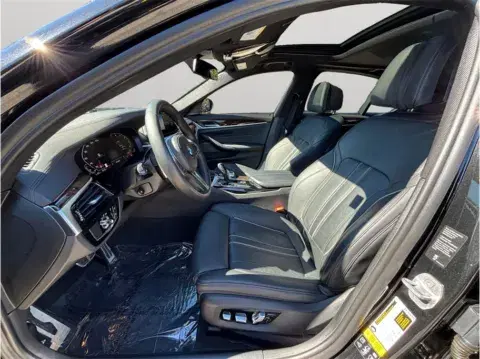 BMW 5 Series M550I Xdrive Sedan 4D - Thumbnail 3