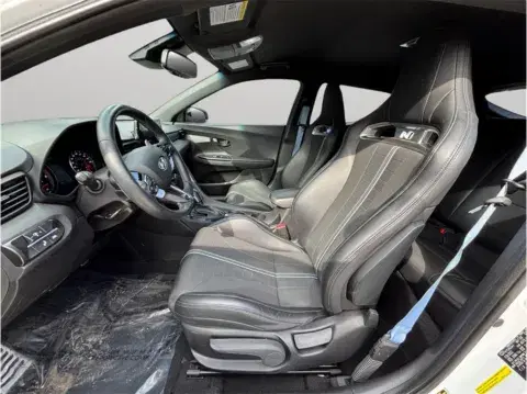 Hyundai Veloster N Coupe 3D - Thumbnail 3