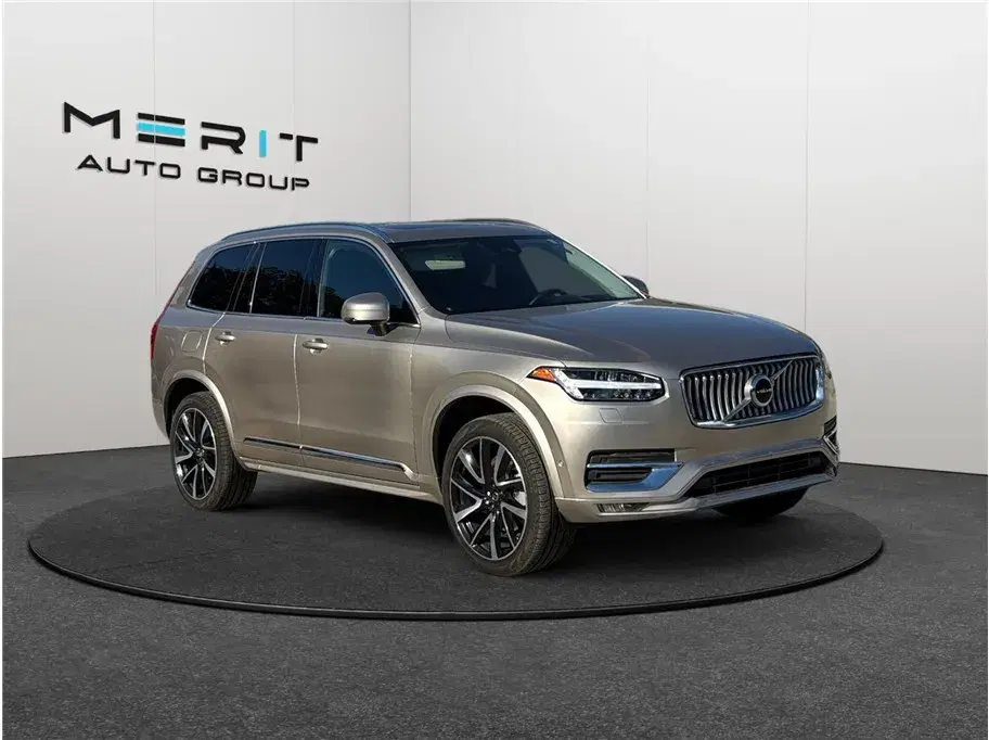 Volvo Xc90 B5 Plus Bright Theme Sport Utility 4D - View 1