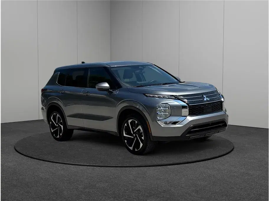 Mitsubishi Outlander Se Sport Utility 4D - Thumbnail 2