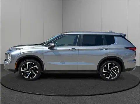 Mitsubishi Outlander Se Sport Utility 4D - Thumbnail 6