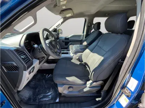 Ford F-150 Supercrew Cab Xl Pickup 4D 5 1/2 Ft - Thumbnail 3