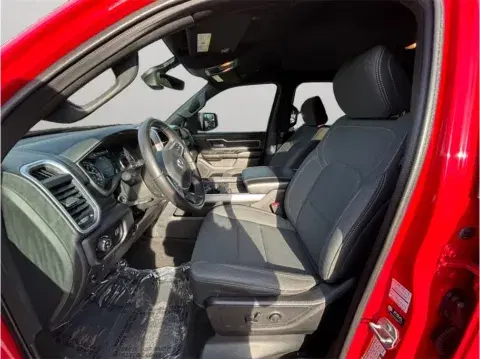 Ram 1500 Crew Cab Lone Star Pickup 4D 5 1/2 Ft - Thumbnail 3