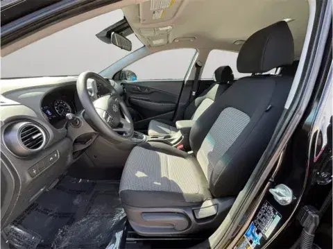 Hyundai Kona Se Sport Utility 4D - Thumbnail 3