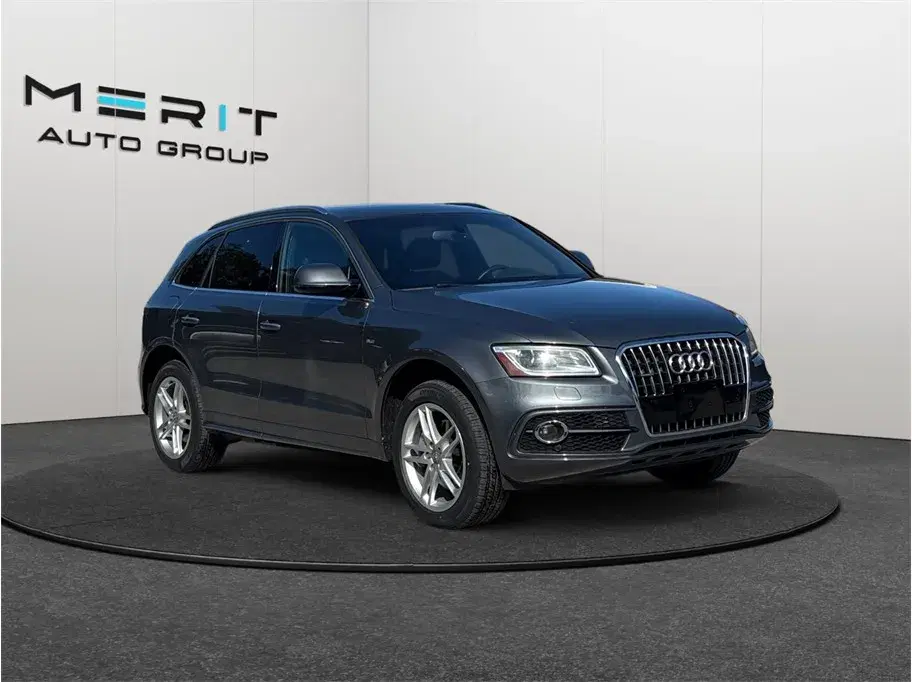 Audi Q5 3.0T Premium Plus Sport Utility 4D - Thumbnail 2