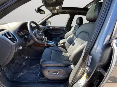 Audi Q5 3.0T Premium Plus Sport Utility 4D - Thumbnail 3