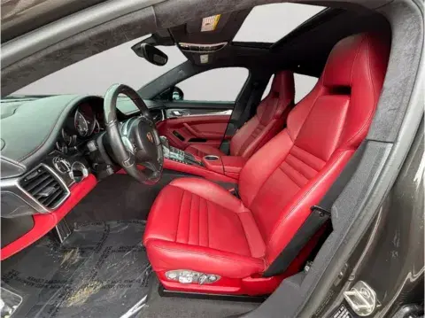 Porsche Panamera Gts Sedan 4D - Thumbnail 3