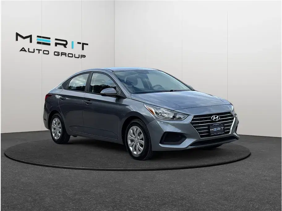 Hyundai Accent Se Sedan 4D - Thumbnail 2