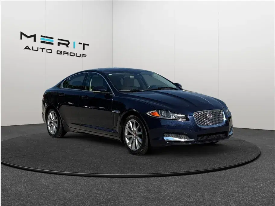 Jaguar Xf Premium Sedan 4D - View 1