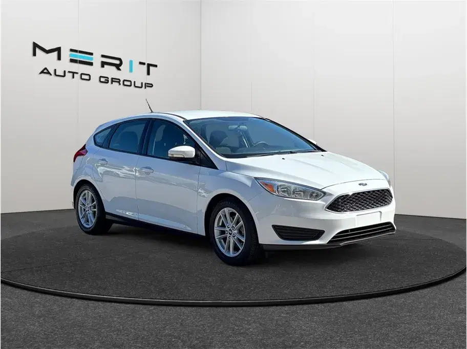 Ford Focus Se Hatchback 4D - Thumbnail 2
