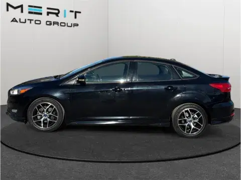 Ford Focus Se Sedan 4D - Thumbnail 6