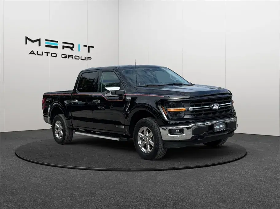 Ford F-150 Supercrew Cab Xlt Pickup 4D 5 1/2 Ft - View 1