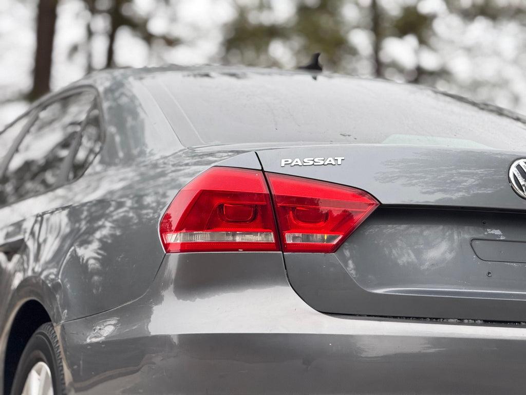 Volkswagen Passat - Thumbnail 10