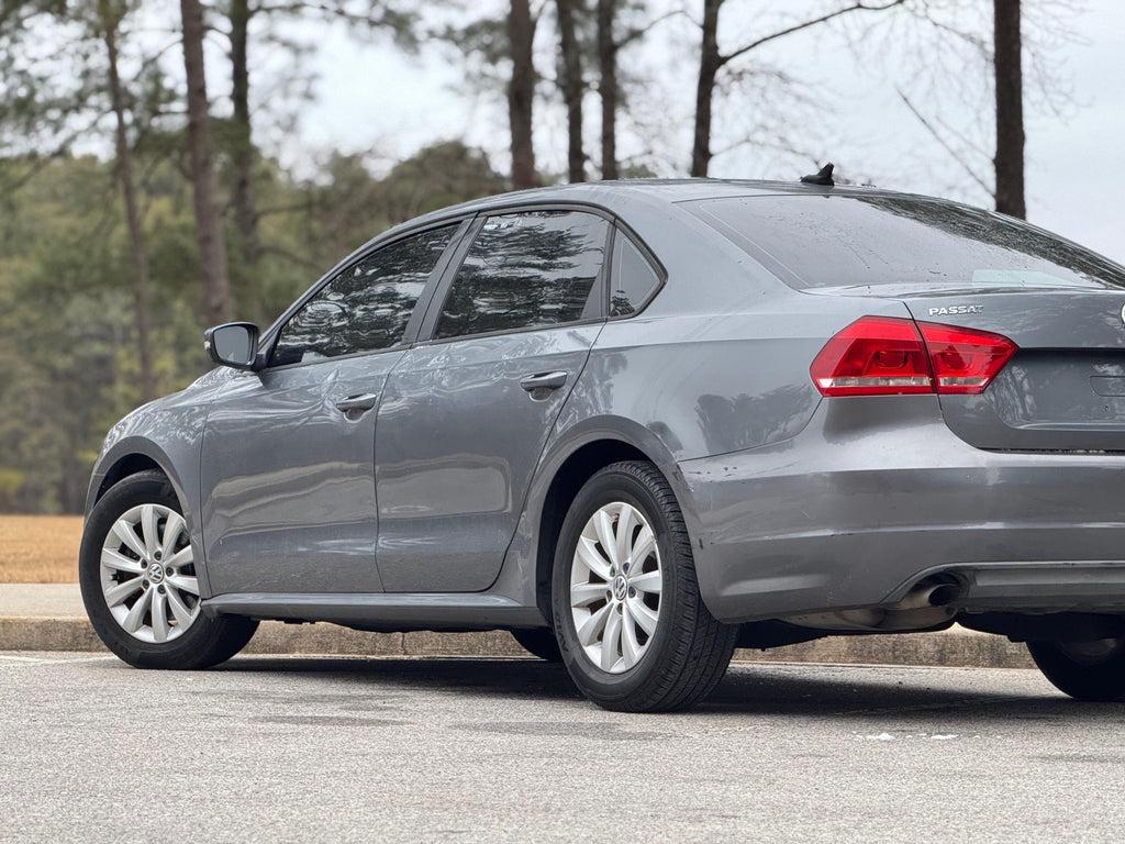 Volkswagen Passat - Thumbnail 12