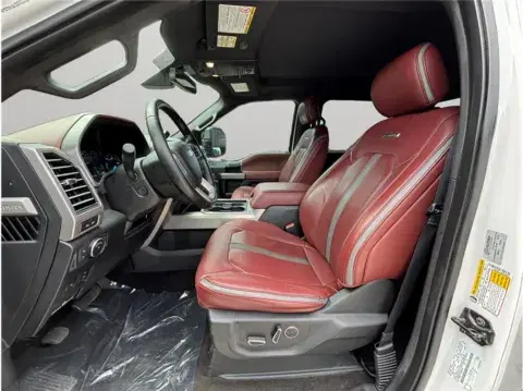 Ford F250 Super Duty Crew Cab Platinum Pickup 4D 6 3/4 Ft - Thumbnail 3