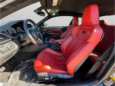 BMW M4 Coupe 2D - Thumbnail 3