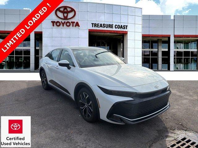 Toyota Crown Limited With Navigation & Awd - View 1