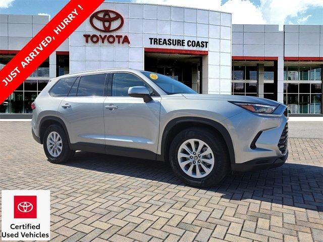 Toyota Grand Highlander Hybrid Xle With Navigation - View 1