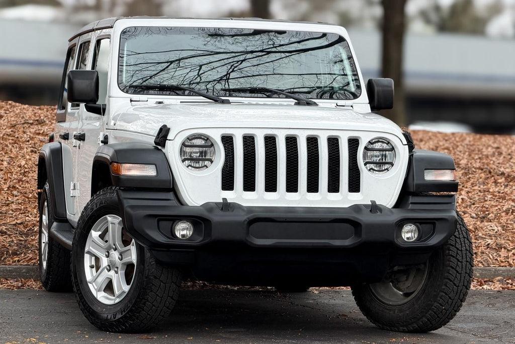 Jeep Wrangler Unlimited 4X4 - Thumbnail 4