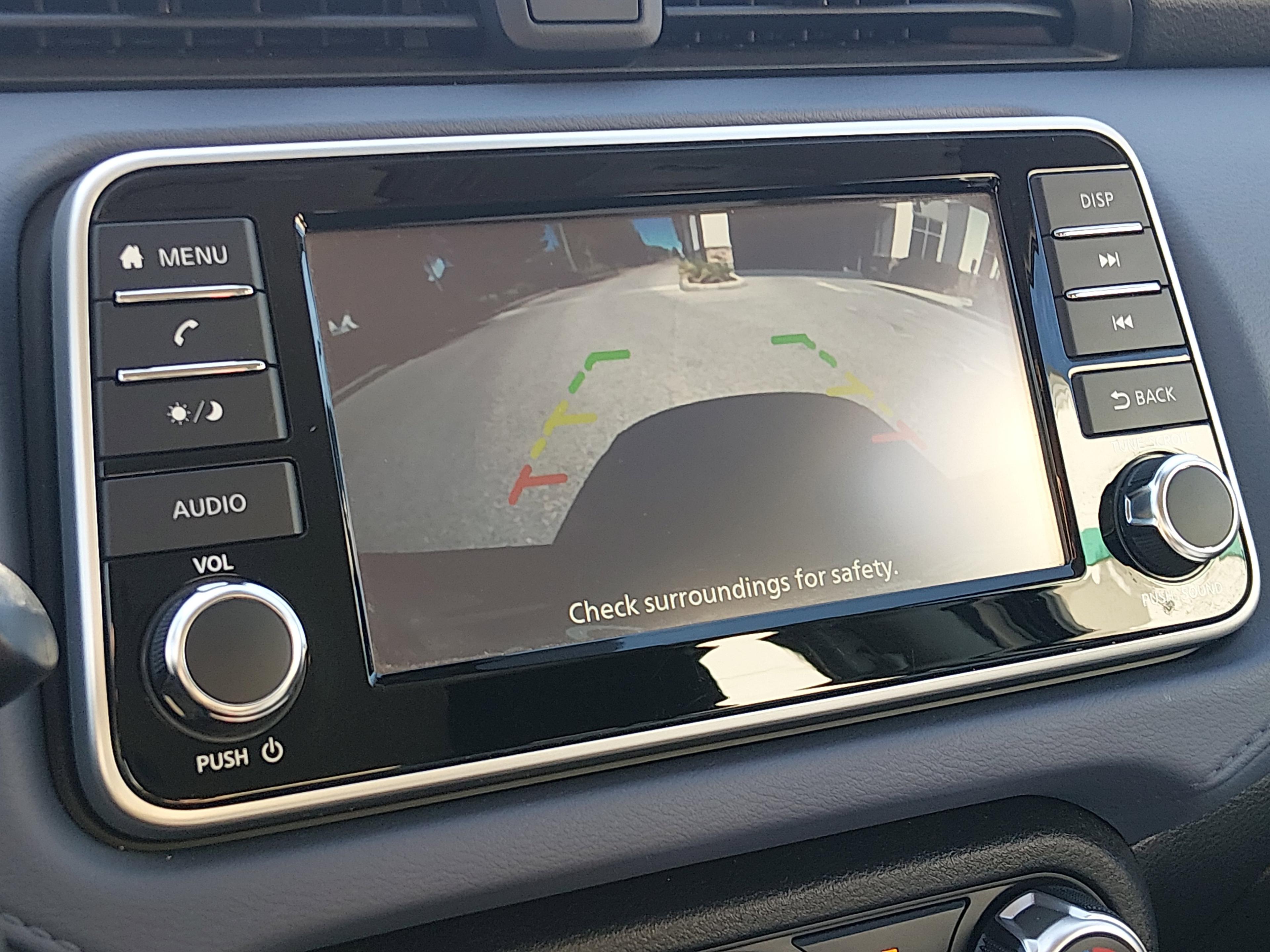 Nissan Versa Sv Cvt - Thumbnail 16