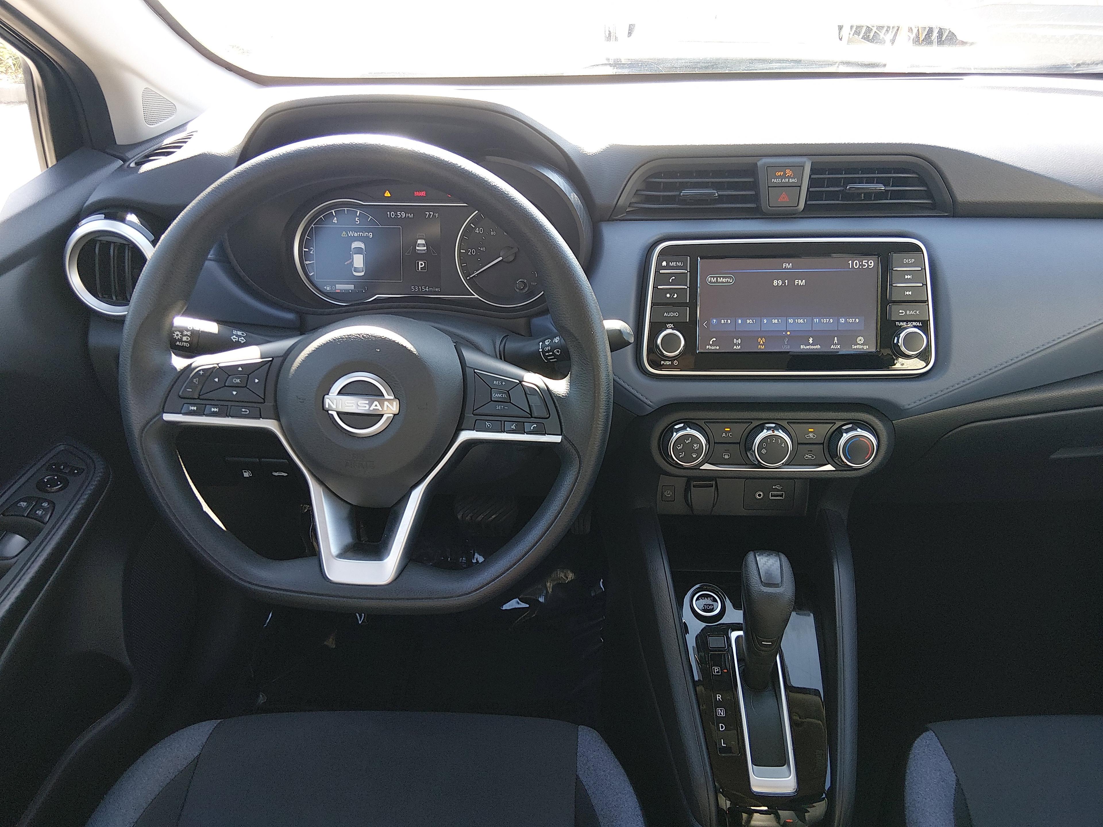 Nissan Versa Sv Cvt - Thumbnail 12