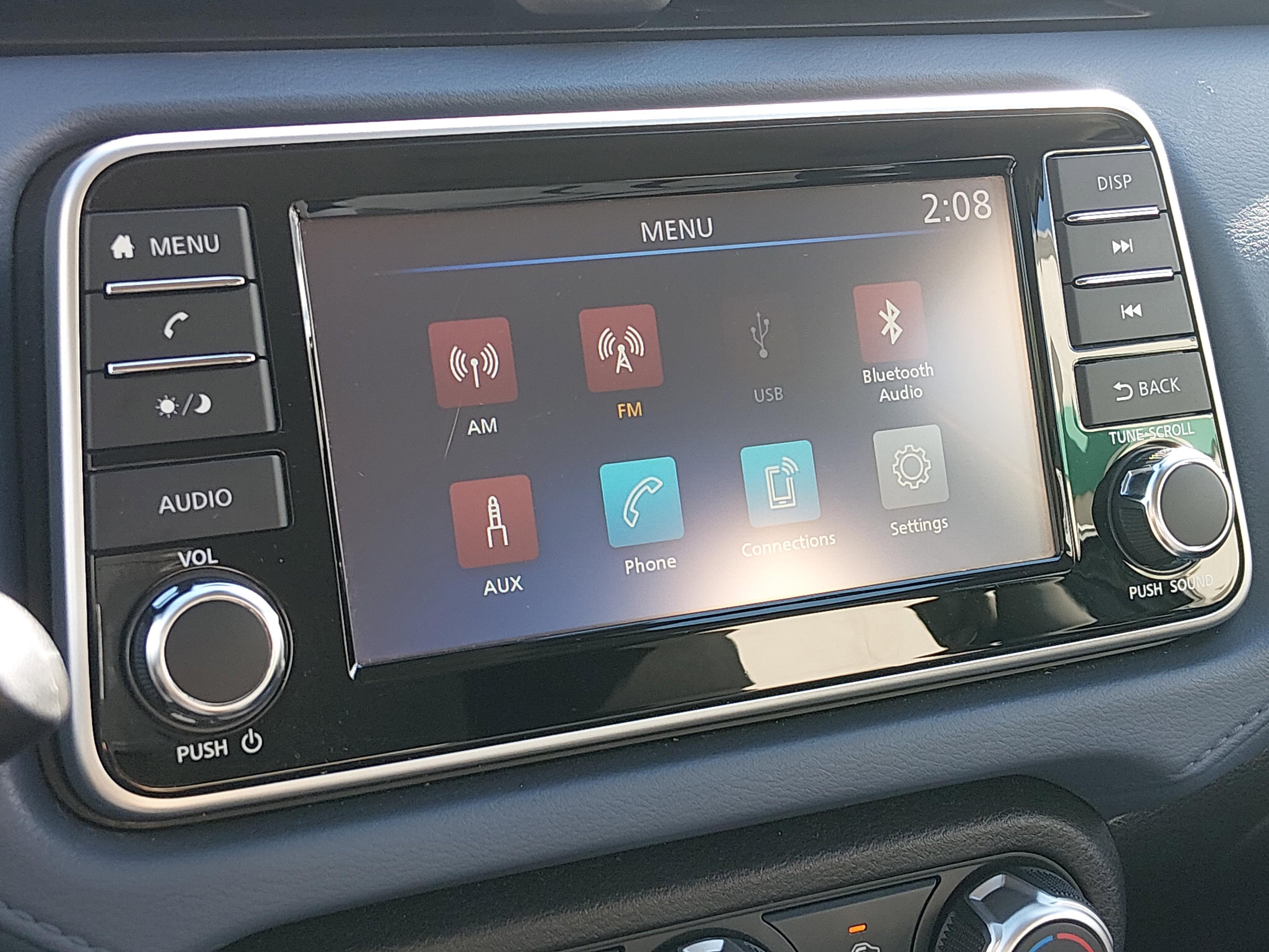 Nissan Versa Sv Cvt - Thumbnail 17