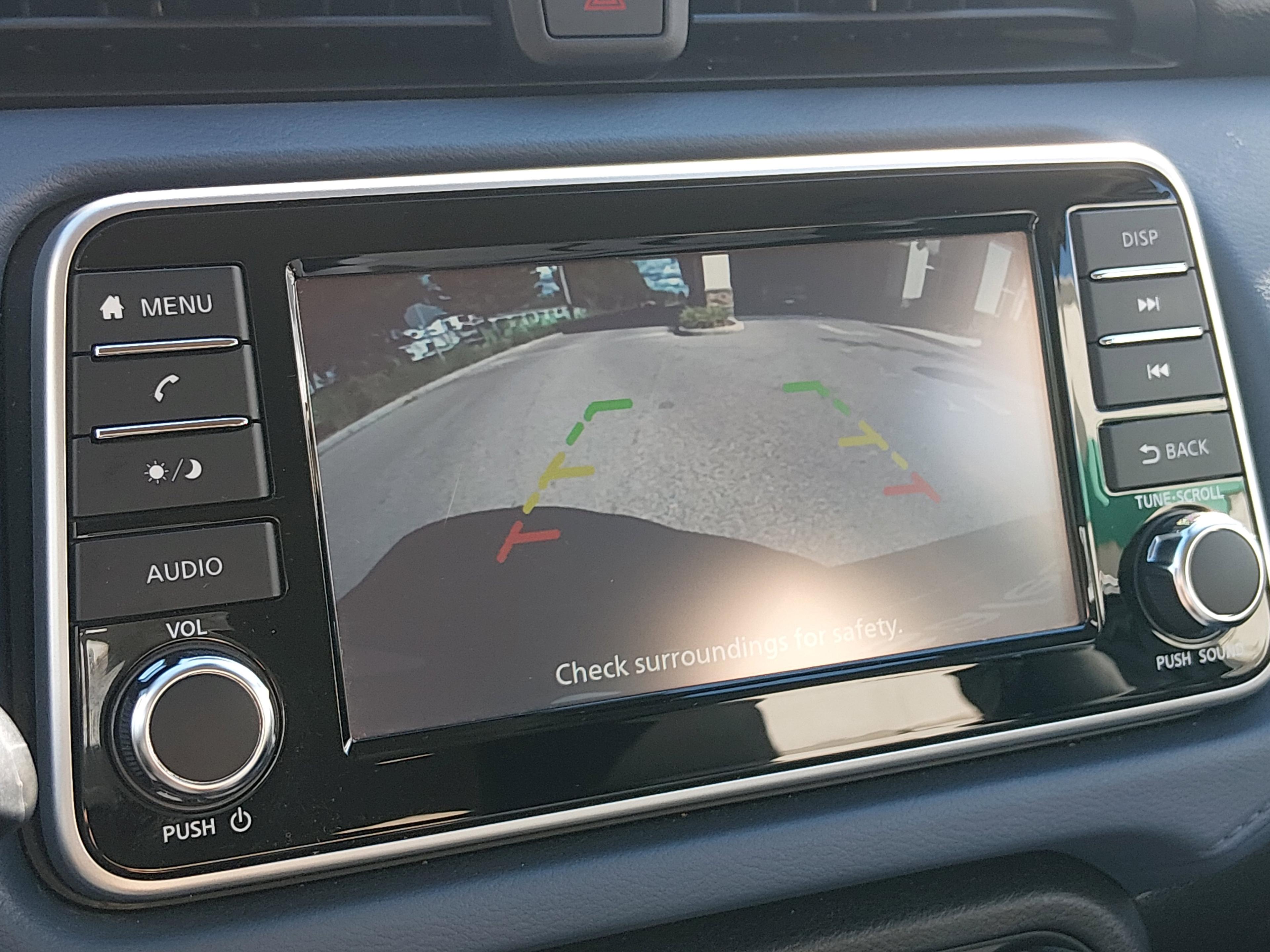 Nissan Versa Sv Cvt - Thumbnail 16