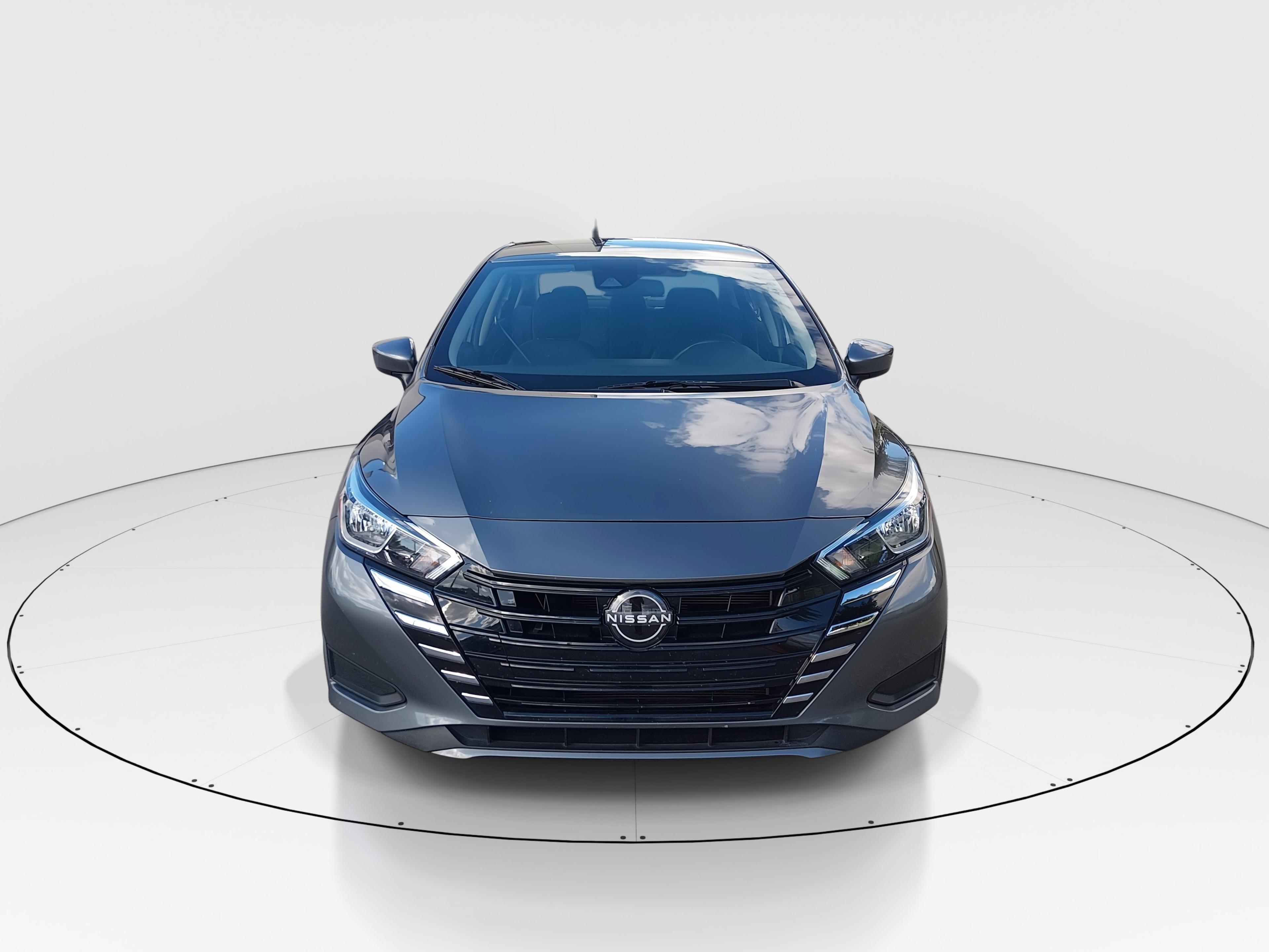 Nissan Versa Sv Cvt - Thumbnail 2