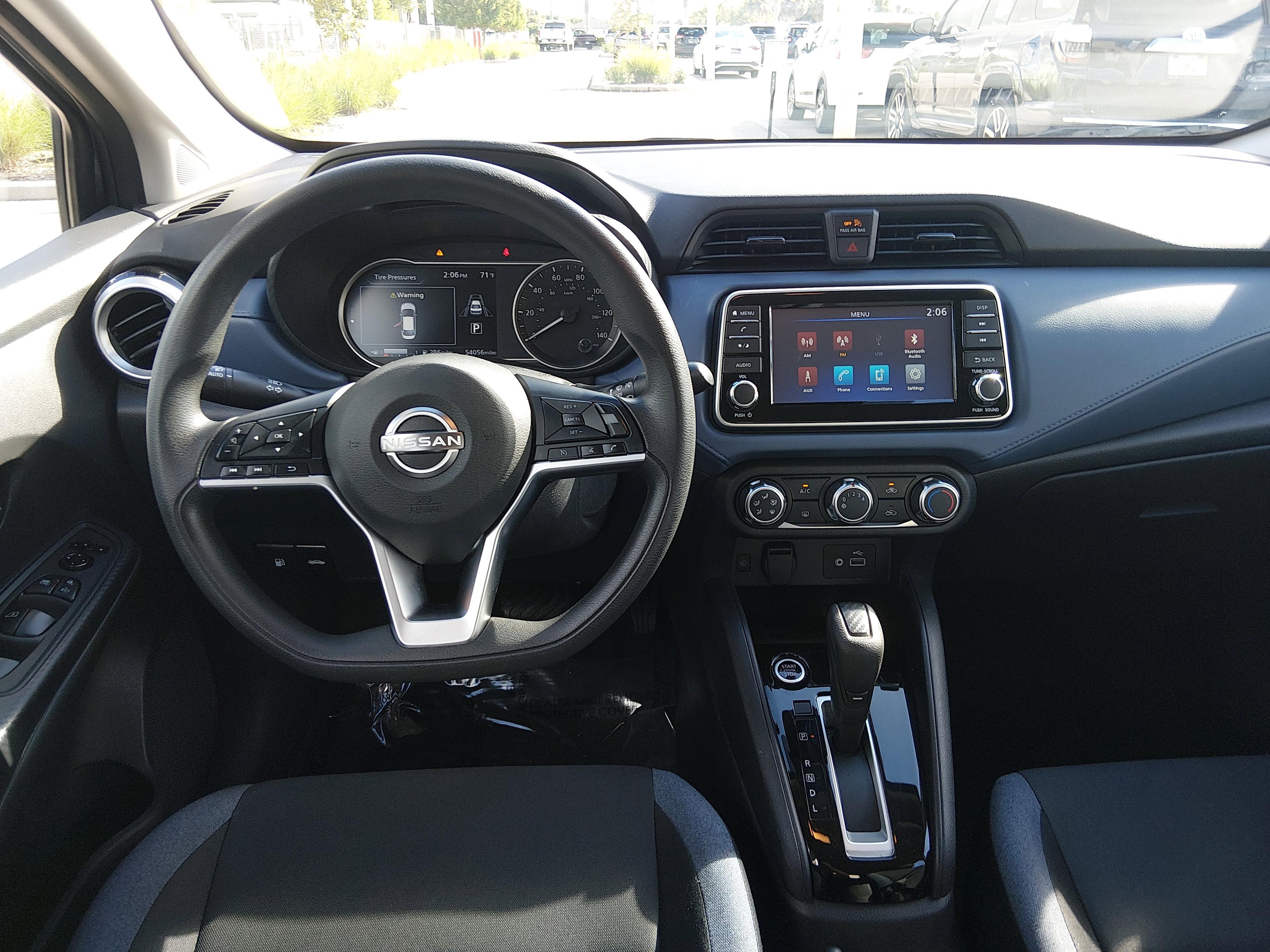 Nissan Versa Sv Cvt - Thumbnail 12