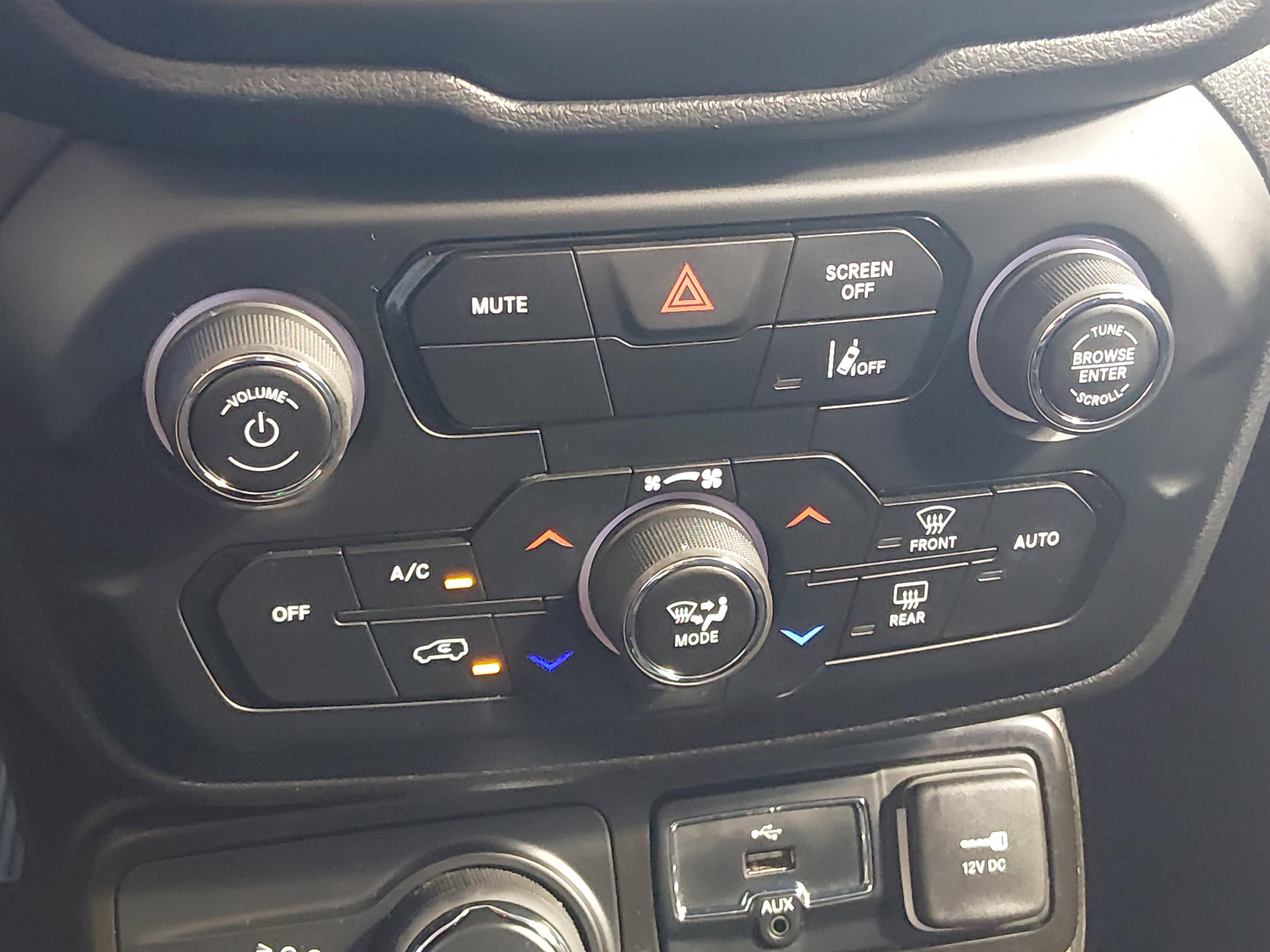 Jeep Renegade Latitude 4X4 - Thumbnail 18