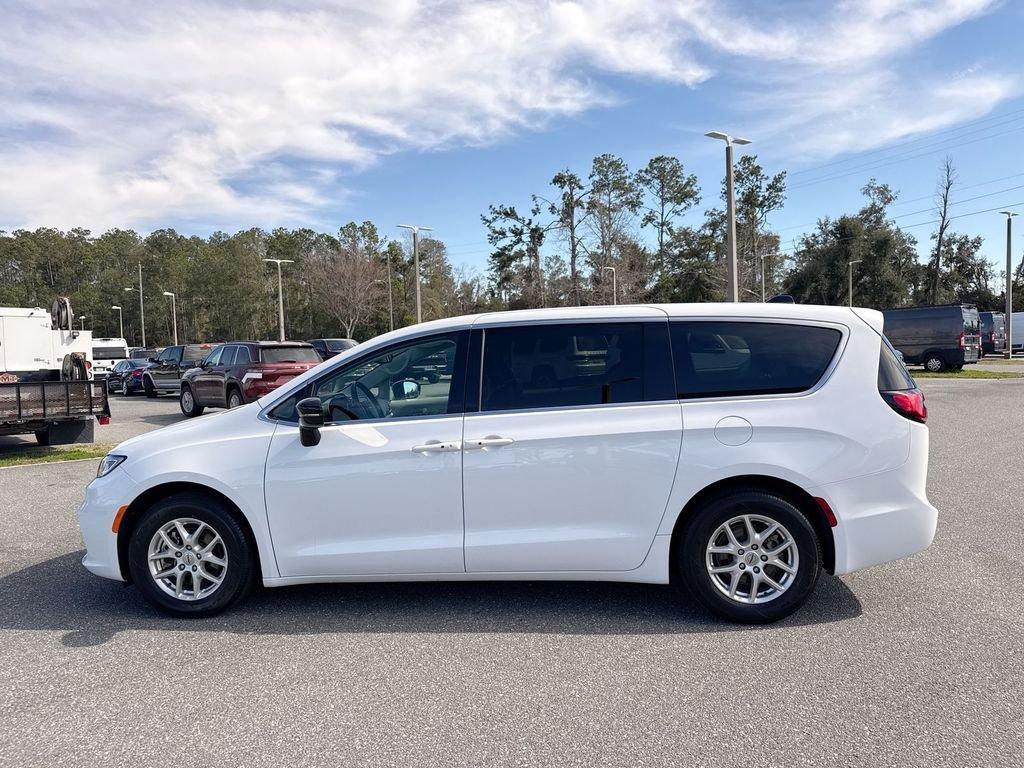 Chrysler Pacifica Touring L - Thumbnail 7