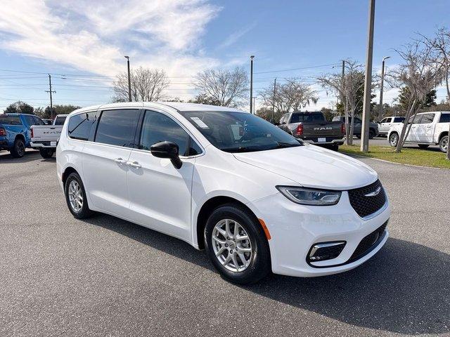 Chrysler Pacifica Touring L - View 1
