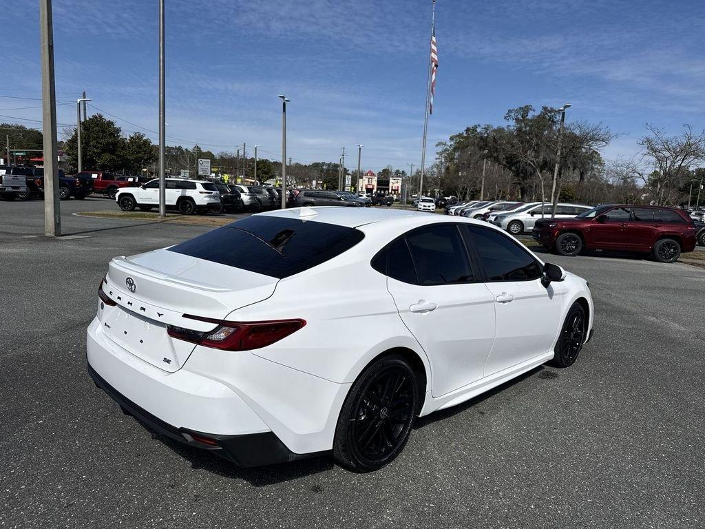 Toyota Camry Se - Thumbnail 4