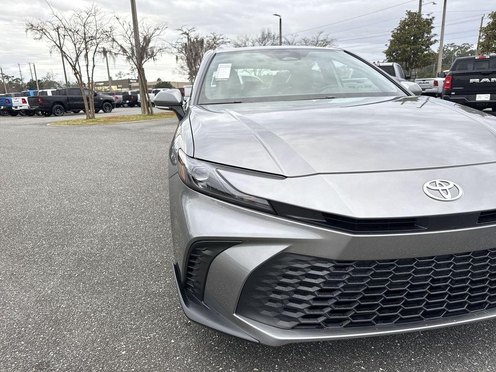 Toyota Camry Se - Thumbnail 10