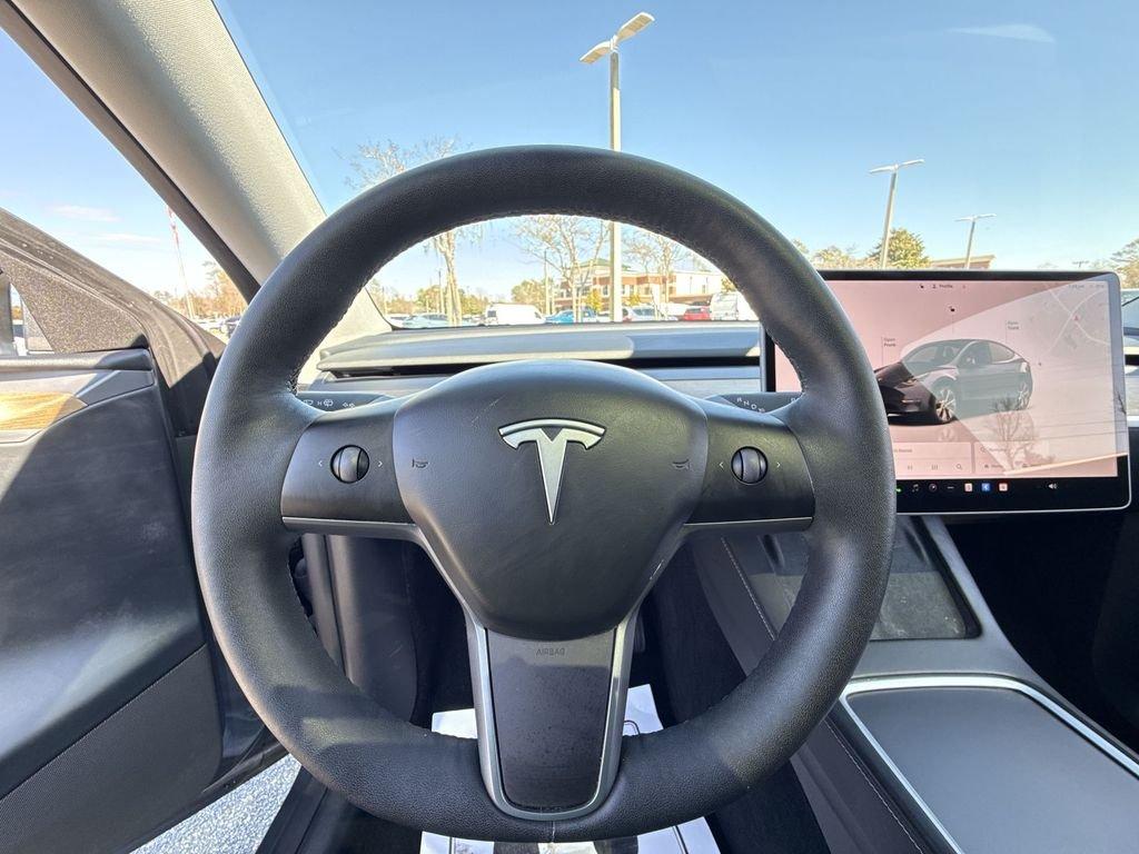 Tesla Model Y Long Range - Thumbnail 14